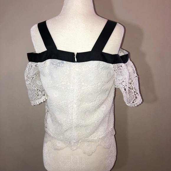 TOPSHOP White Lace Overlay Off Shoulder Wide Strap Crop Top Sz 2 - Picture 5 of 10